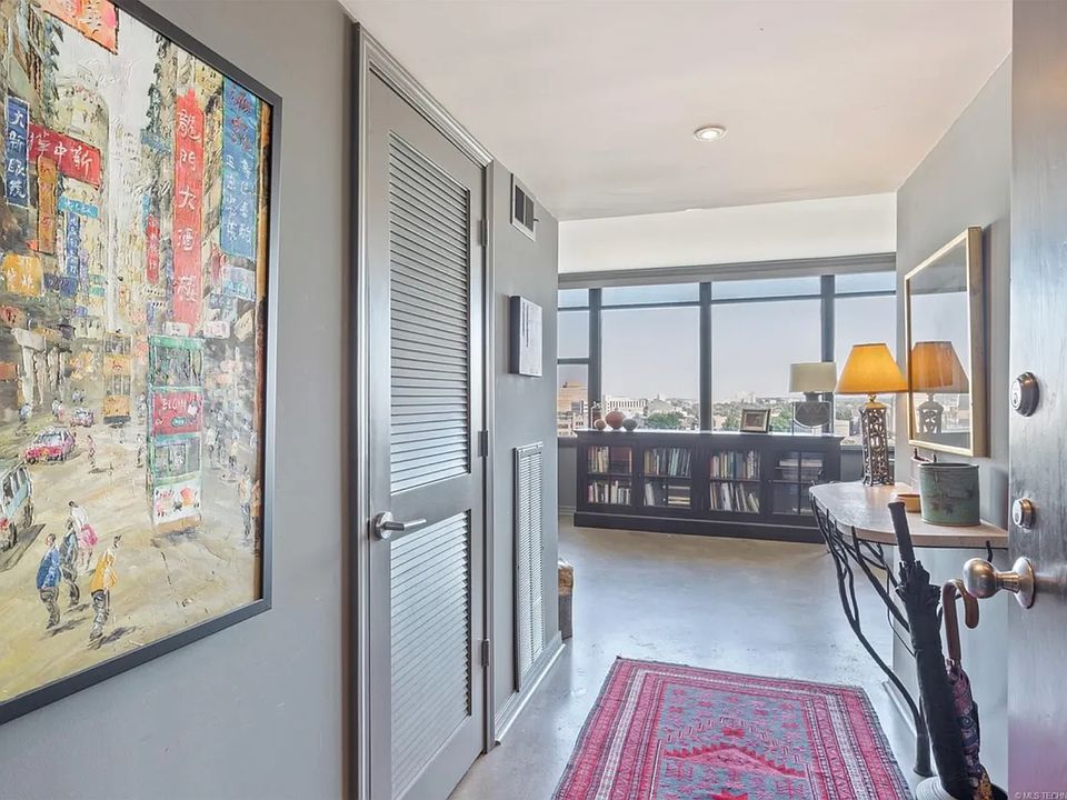 1st image of 410 W 7th St APT 1328