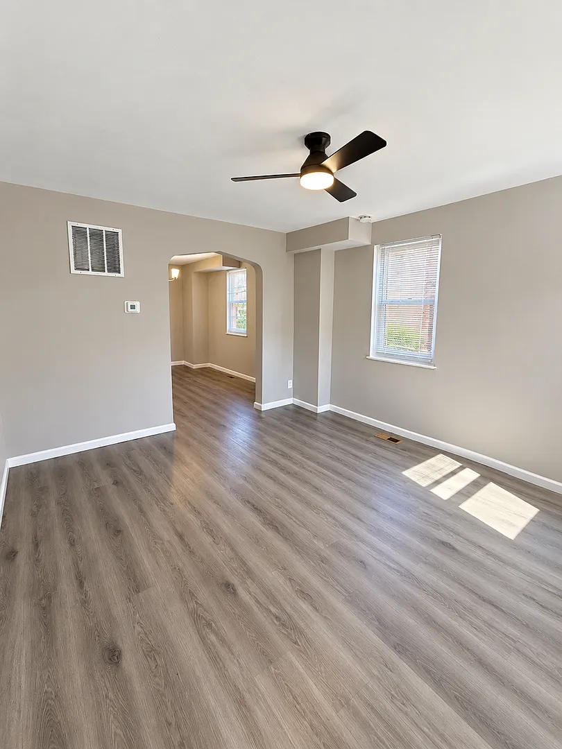 Charming Townhome with Private Deck & Fenced Yard — Photo 3