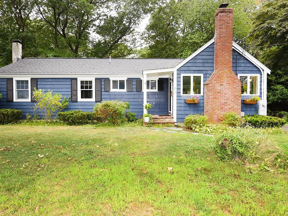 1st image of 495 Thicket St