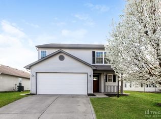 1824 Farm Meadow Dr, Greenwood, IN 46143