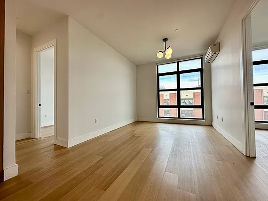 Rented by eRealty Advisors USA Inc | media 81