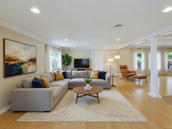 5th image of 79 Constellation Road