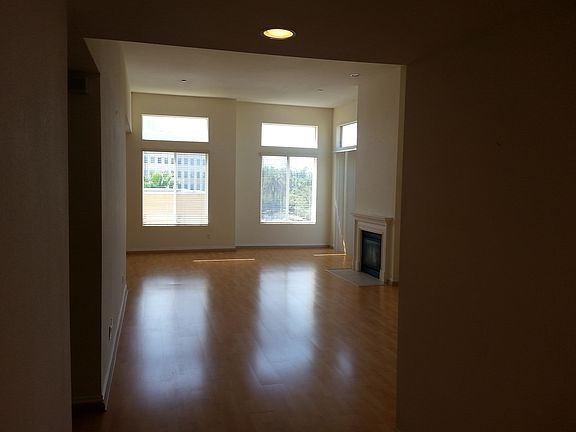 2nd image of 4100 Wilshire Blvd APT 403