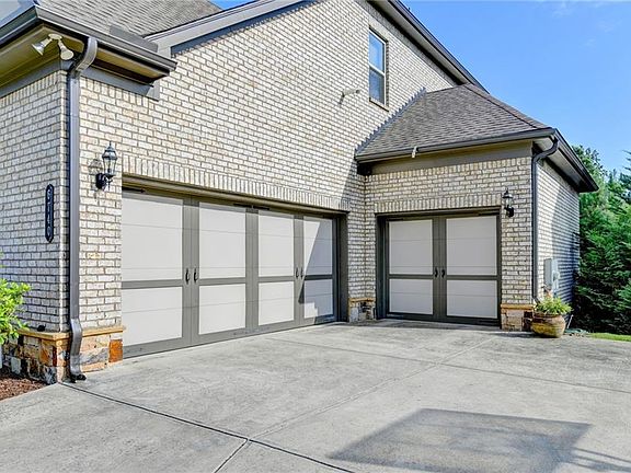 2nd image of 6740 Mount Holly Way