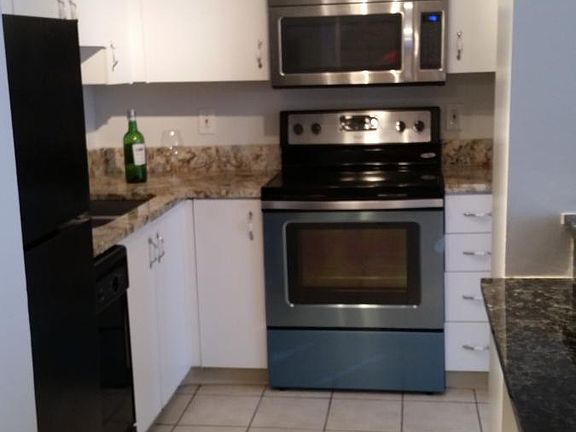 2nd image of 5644 Pershing Ave #509