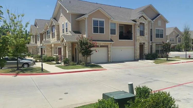 Trinity Bell Gardens Apartments — Photo 16