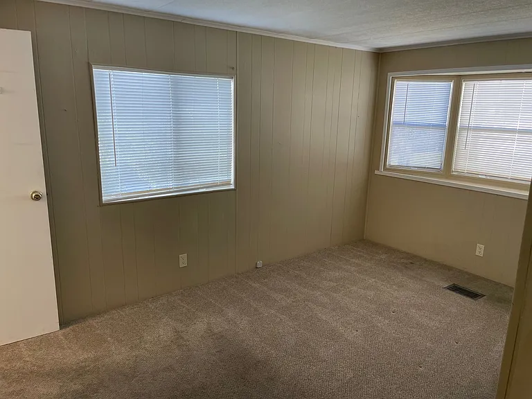 3811 Midway Dr — Photo 10