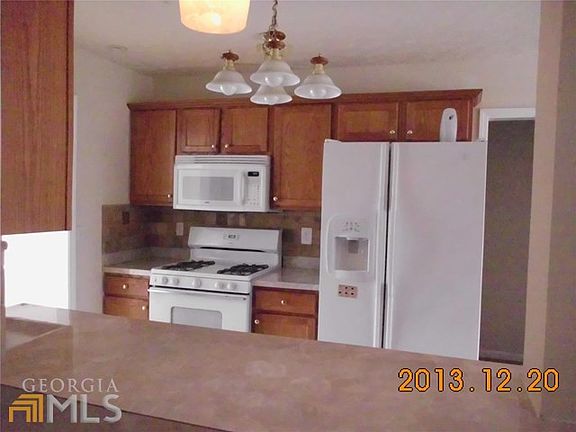 3rd image of 336 Breezewood Ct