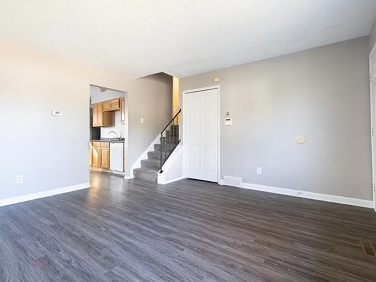 2859 Falcon Bridge Dr — Photo 7