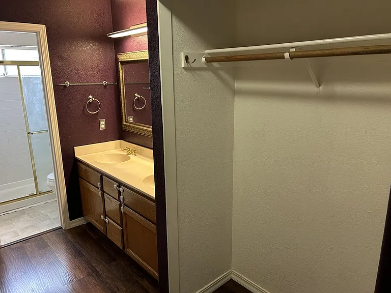 1911 Alpine Ct — Photo 26