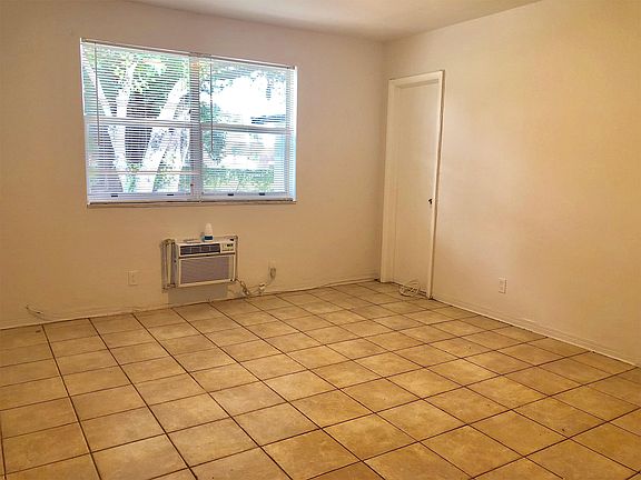 3rd image of 2303 Adams St #15412543