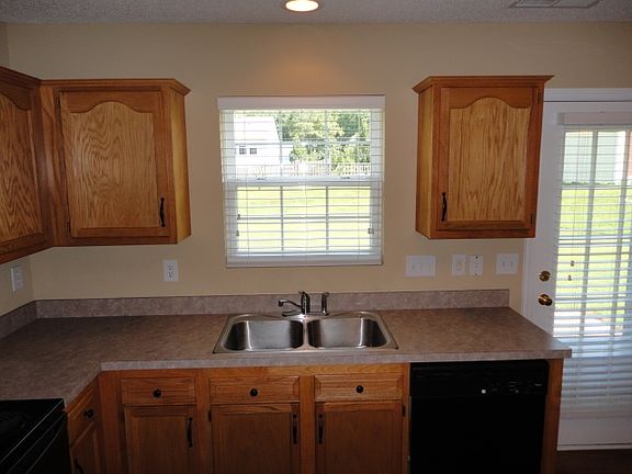 4th image of 3507 Throughbrook Ct