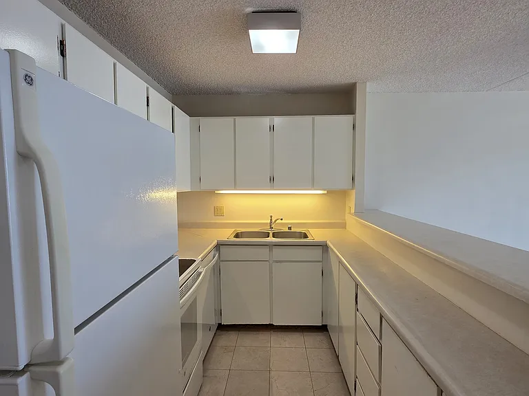 400 Hobron Ln #2815 — Photo 4