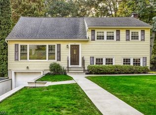 42 Smokey Ridge Rd, Ringwood, NJ 07456