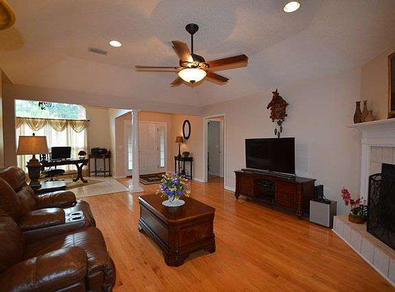 4th image of 125 Shadowlake Dr