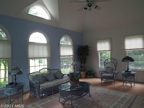 4th image of 22100 Creekview Dr