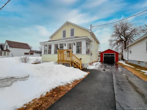 1130 Model Ave, Bathurst, NB E2A 2C6