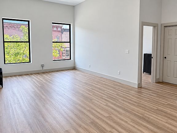 3rd image of 114 Main St #11370936