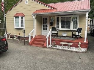 2012 Witcher Creek Rd, Belle, WV 25015