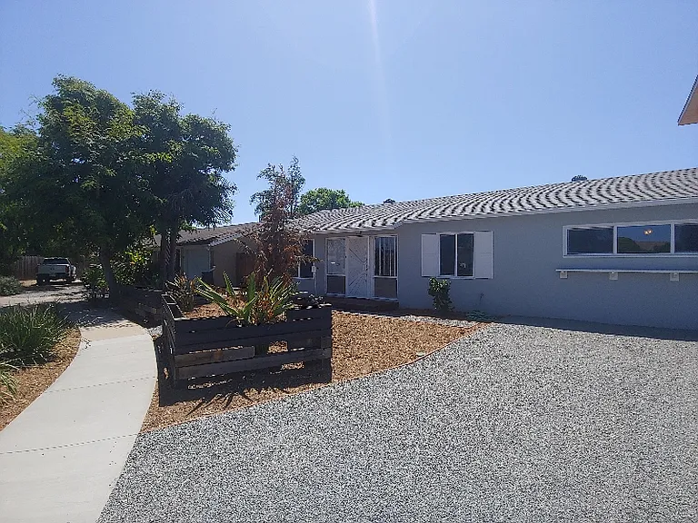 4516 Kickapoo Ct — Photo 2