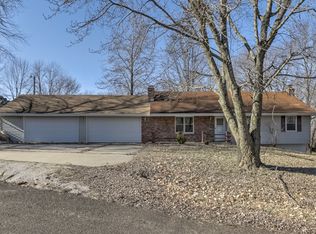19450 Countryside Ln, Weston, MO 64098