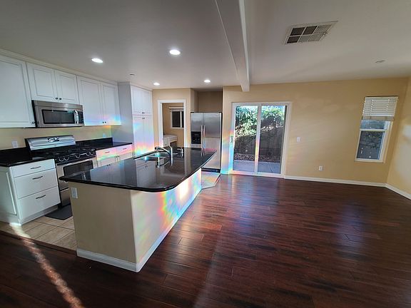4th image of 4222 Kansas St #2