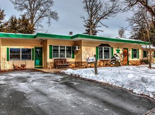 18 Monroe Dr, Hamilton, NJ 08619