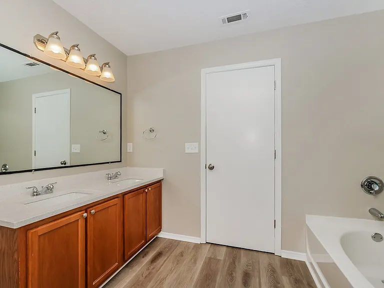 1102 Seven Oaks Blvd — Photo 13