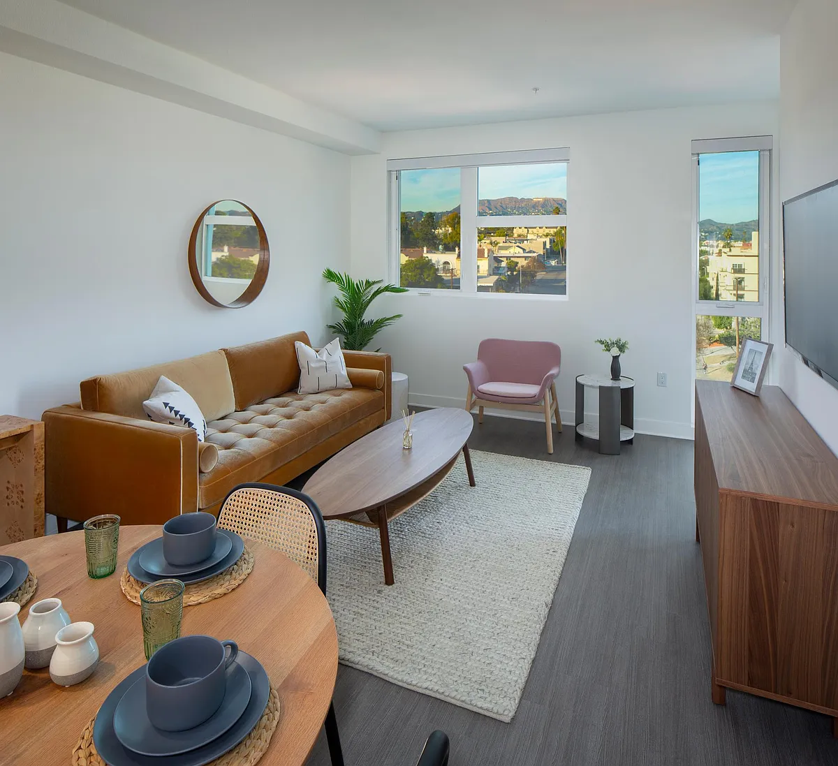 Photo 1 of 29 - Nova Apartments - Los Angeles, CA Primary Photo - Nova Apartments