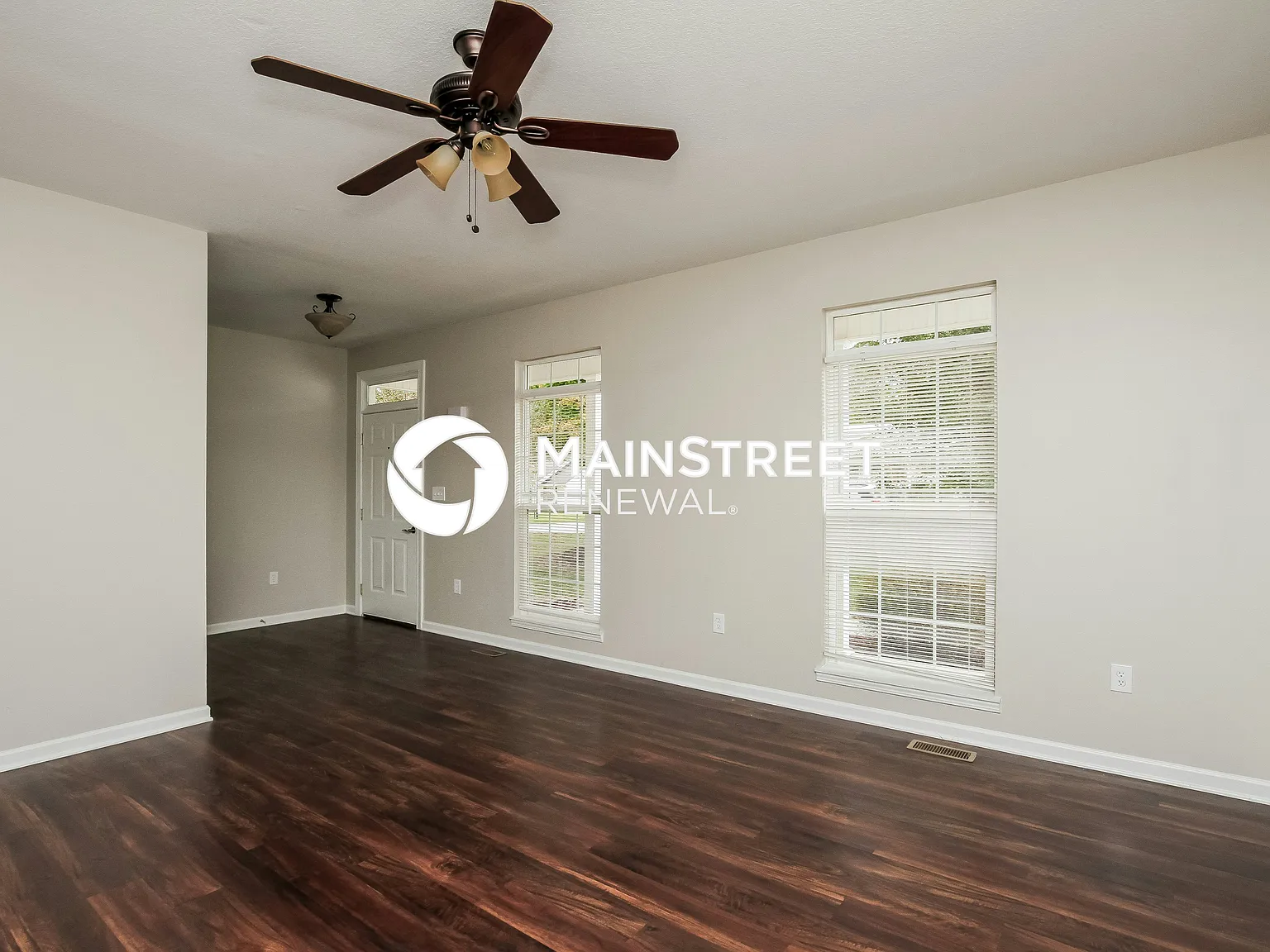 801 Stratford Rd — Photo 3