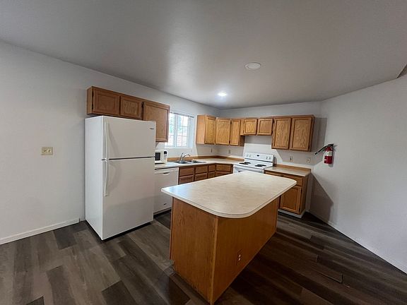 4th image of 610-620 W Central Blvd #18