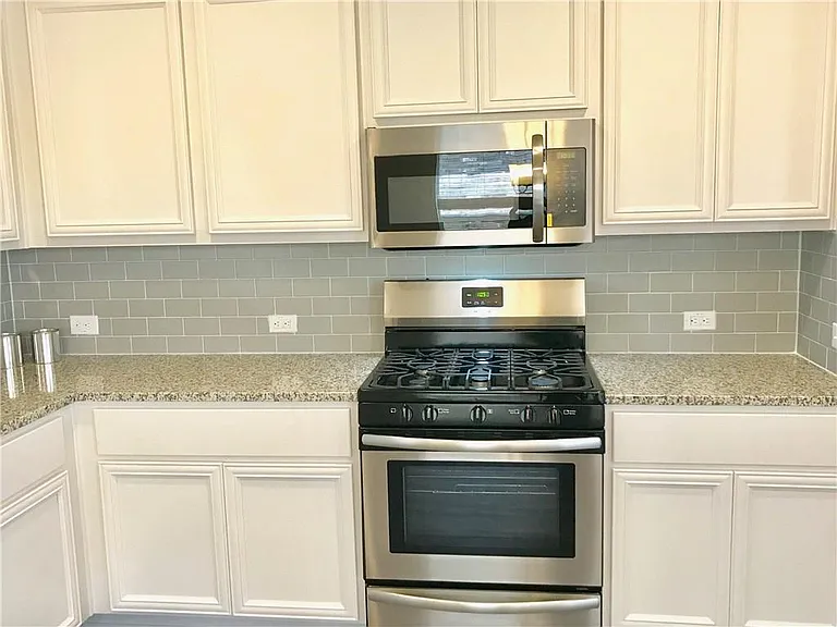 1121 Fairhaven Gtwy — Photo 11