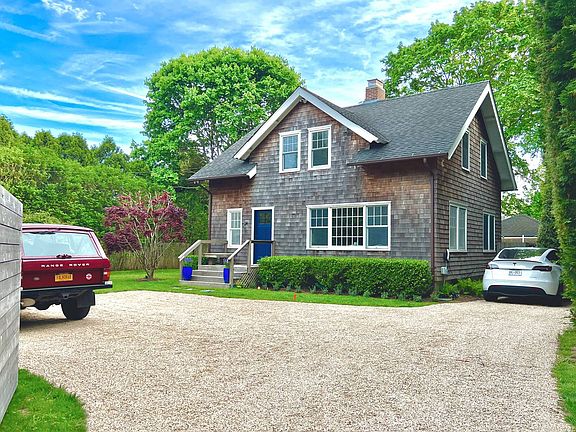 2nd image of 9 Sag Harbor Tpke