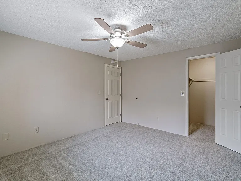 Westport Apartments — Photo 10