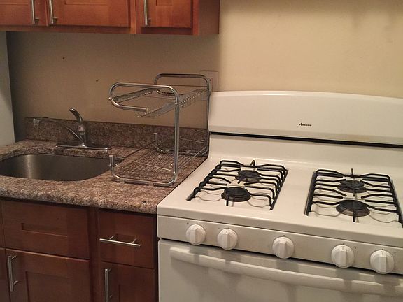 2nd image of 724 E 27th St APT 1A