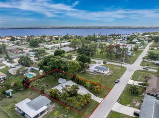 171 W Palm Grove Ave, Englewood, FL 34223