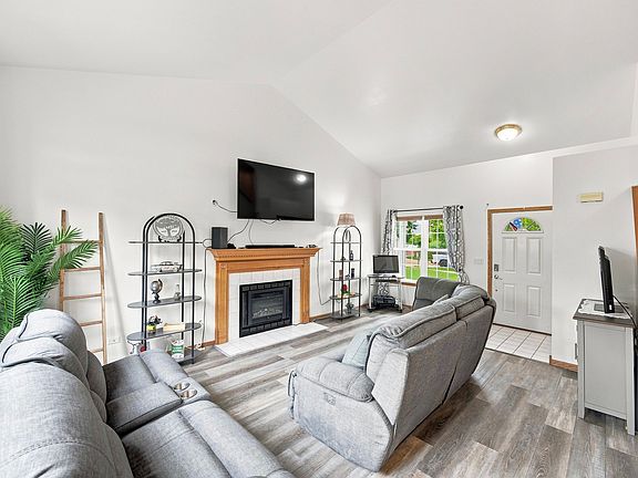3rd image of 5712 Arbor Falls Ct