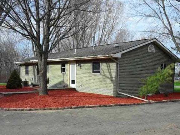 4th image of 746 Hillcrest Dr