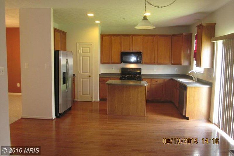 2nd image of 9730 Langley Rd