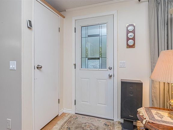5th image of 1071 Bourban Rd