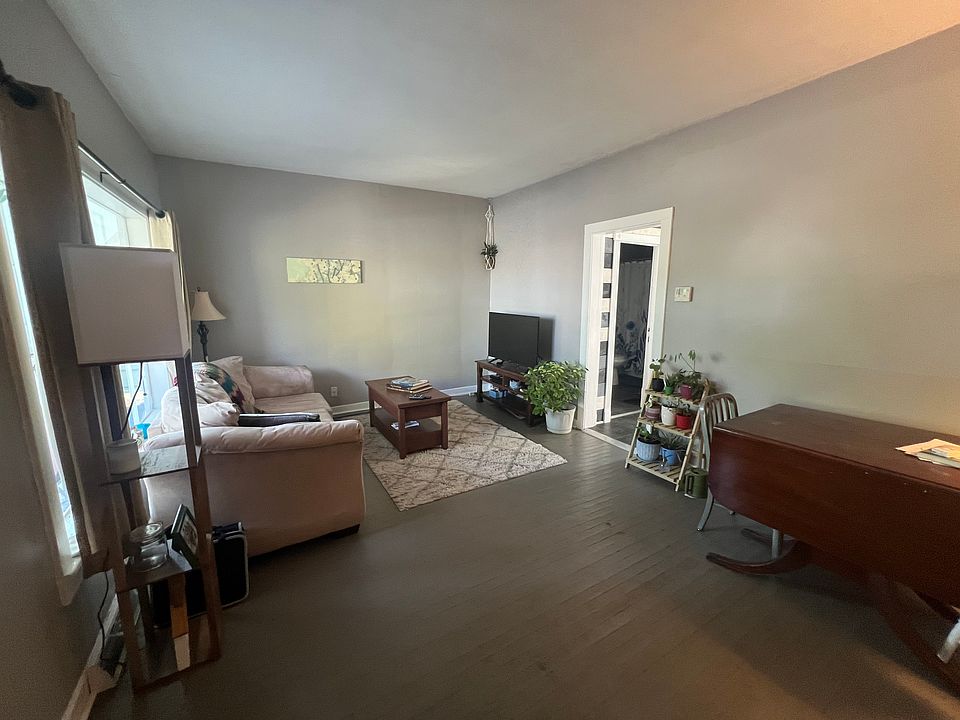 Living Room/Dining Room