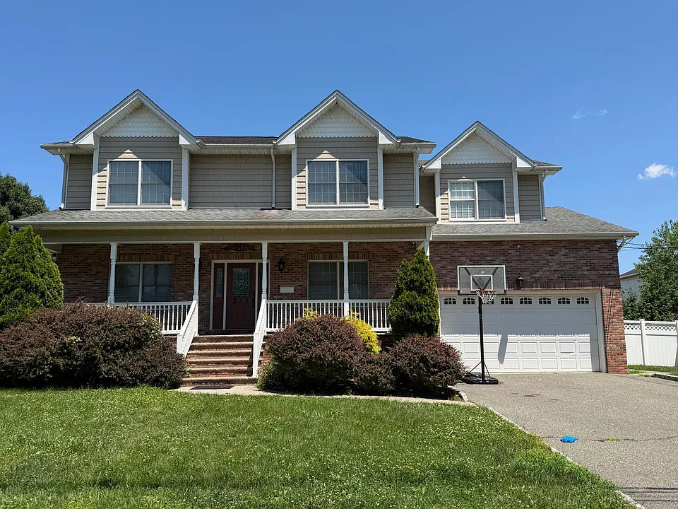341 Maple St
