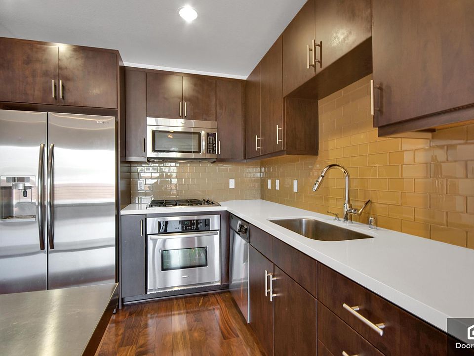 1st image of 4211 Redwood Ave Unit 208