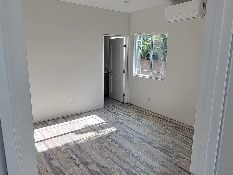 Palm Ave — Photo 5
