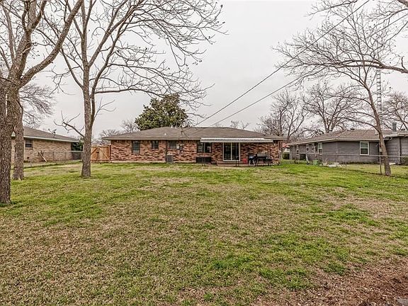 2nd image of 706 W Billington Dr
