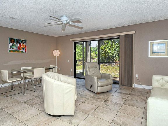 4th image of 233 Woodland Dr #233