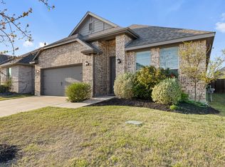 540 Hazeltine Rd, Red Oak, TX 75154