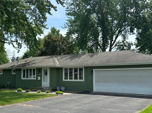 121 94 1/2 St E, Bloomington, MN 55420
