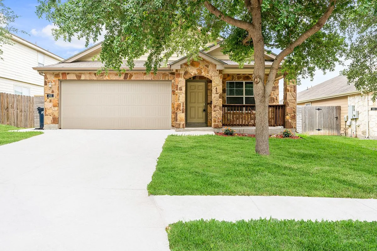 4 bed, 2.0 bath, 1825 sqft, $2,200 — Photo 1