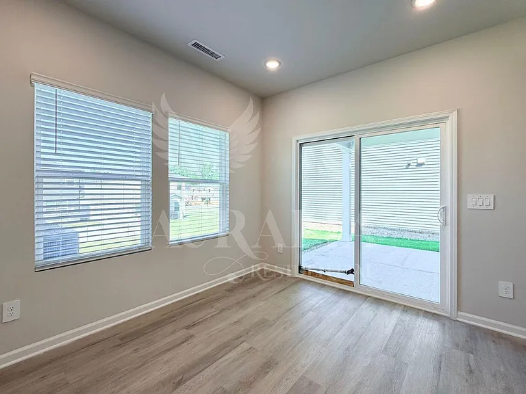 645 Red River Dr — Photo 10
